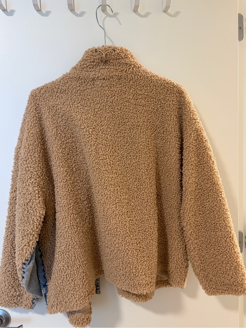 BLANK NYC Fuzzy Wuzzy Women's Faux Sherpa and Denim Mixed Media Jacket - Picture 6 of 6